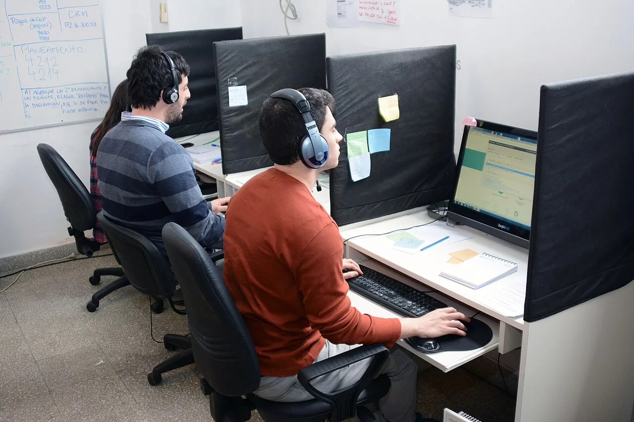 Leadrat acquires Calllive.ai